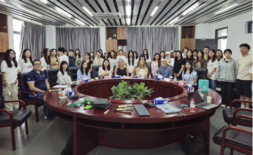好色tv
与美国密歇根州立大学签署战略合作协议